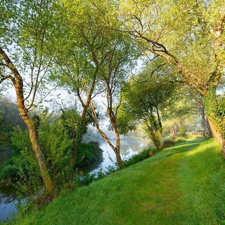 Our Kingfisher 34-4 Persons With Private Hot Tub-Pet Friendly-Tranquil Holiday Away From It All Yet Not Far From St Austell- The Holiday Home Has Two Bedrooms, Living And Dining Area, Equipped Kitchen-Decking-Outdoor Furniture-Fishing Lakes-Perfect Grampound Esterno foto